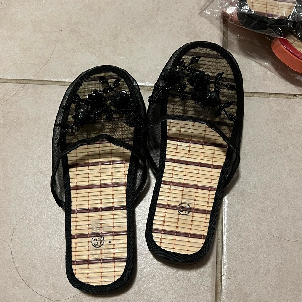 Brand new Chinese mesh sequins slippers